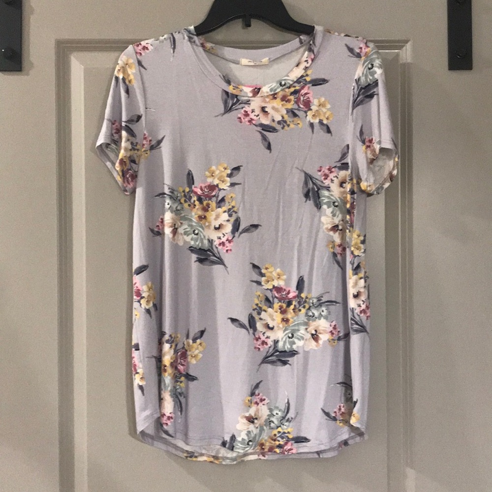 Beautiful floral top size large